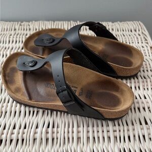 Birkenstock Black Gizeh Sandals
